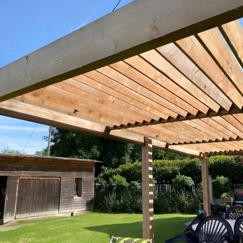 La terrasse de Pierre-François enfin à l'ombre !