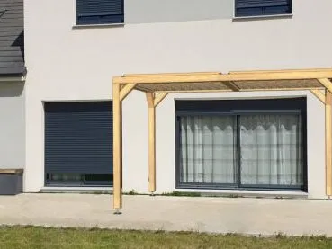 Comment construire une pergola bioclimatique vraiment pas cher ?