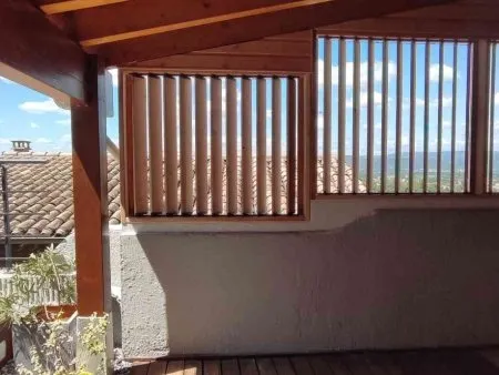 Pourquoi choisir des lames orientables plutôt que d'autres types de brise-vue ?