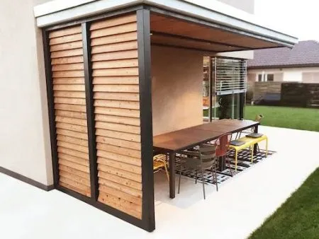 Une terrasse à l'abri des voisins pour Alexandra et sa famille